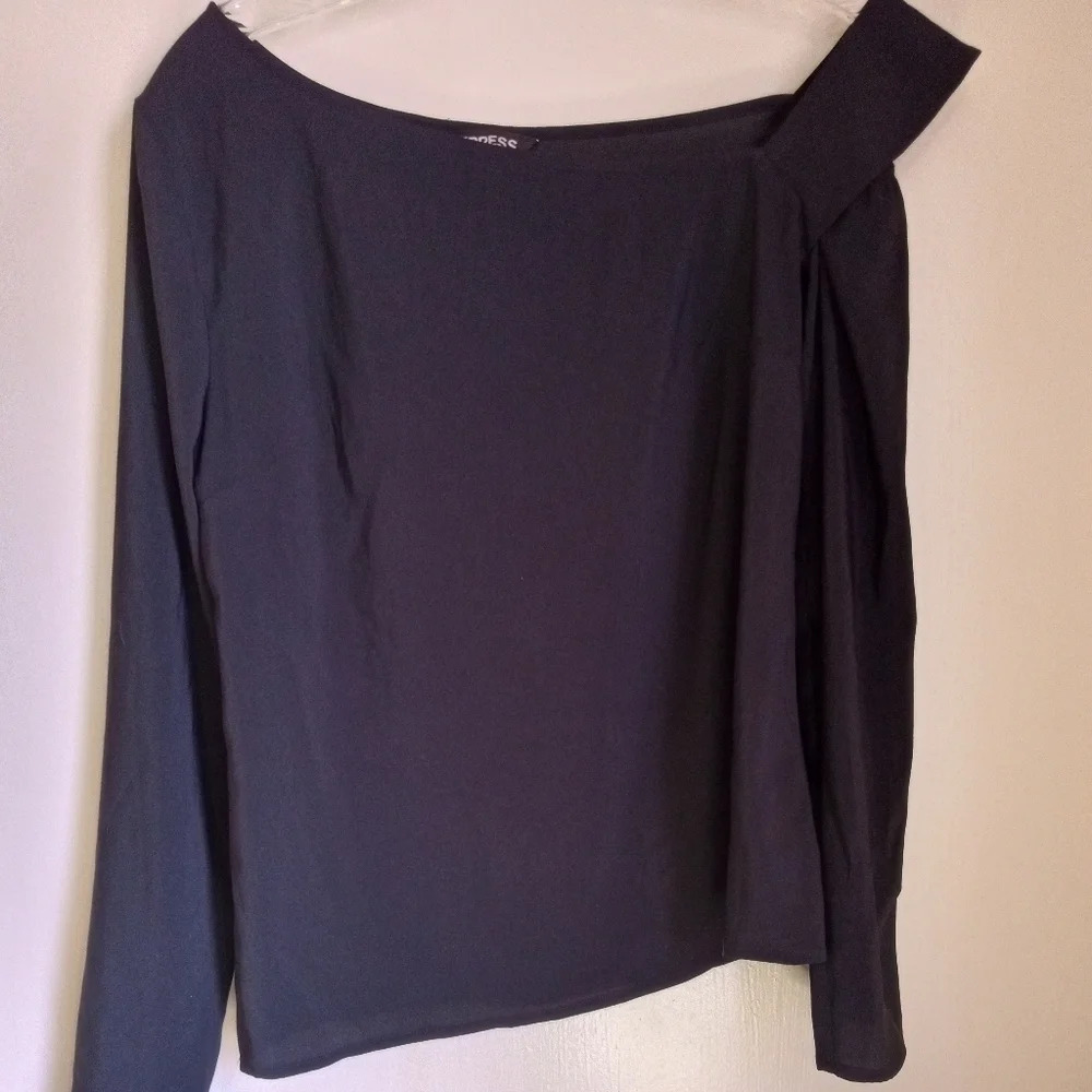 Express black long sleeve cold shoulder top women's size XSmall